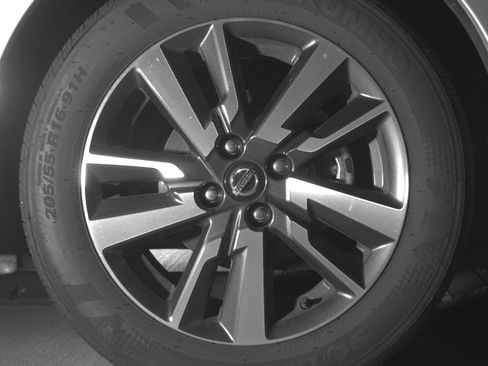 Used 2025 Nissan Versa SV FWD image 13