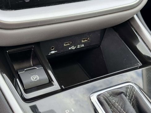 Used 2022 Subaru Outback Premium AWD/4WD image 21