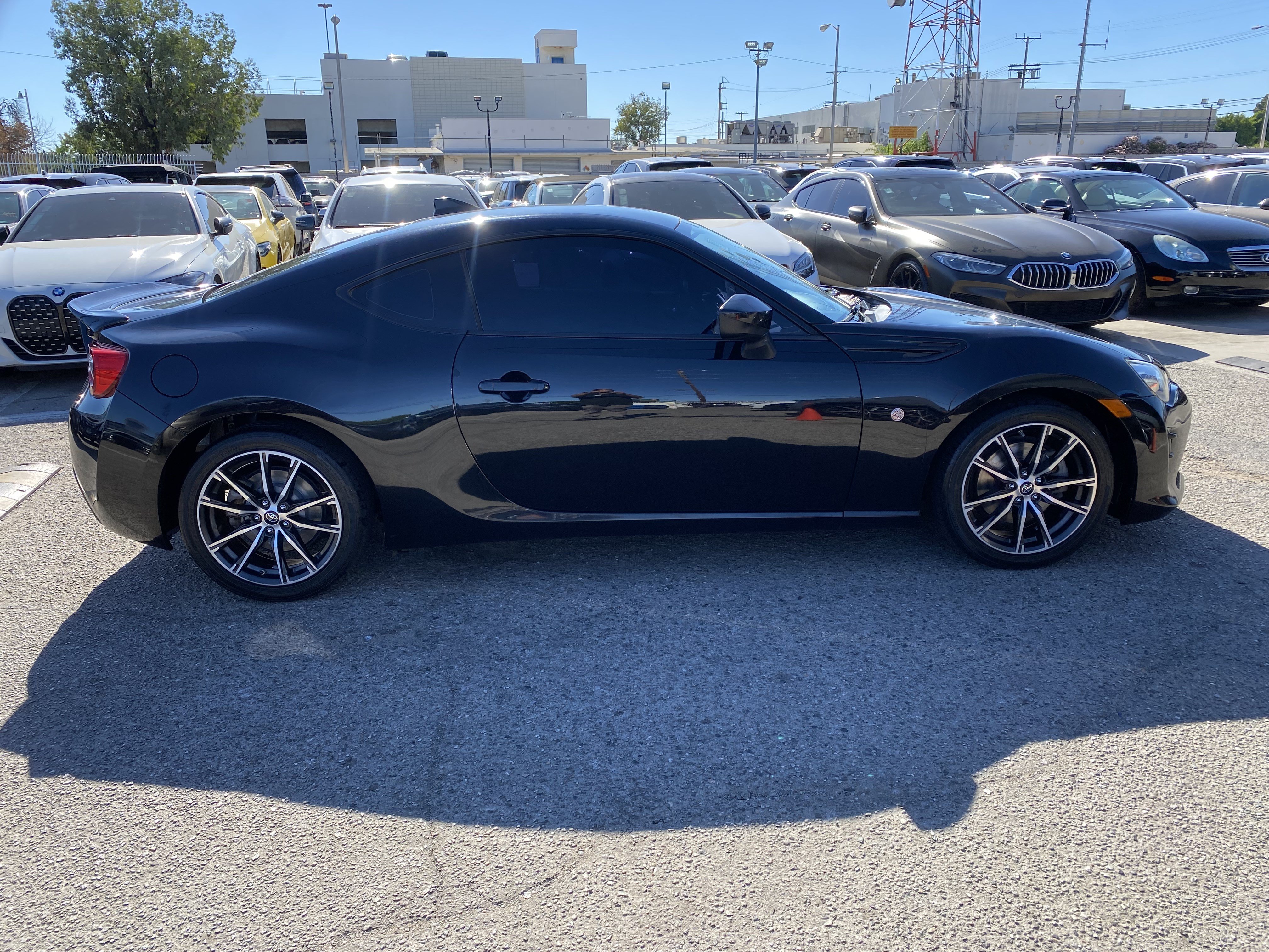 Used 2017 Toyota 86 RWD image 9