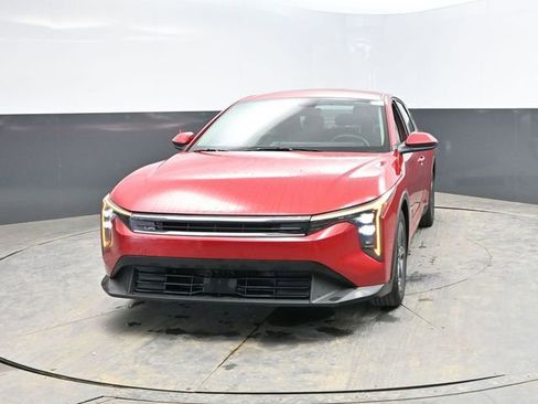 Used 2025 Kia K4 LXS image 2