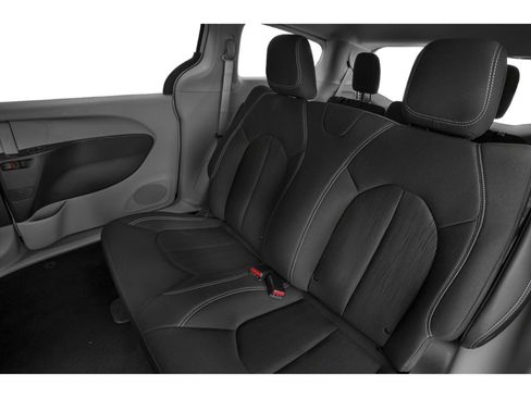 Used 2020 Chrysler Voyager Lxi image 8