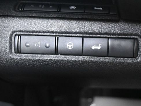 Used 2025 Nissan Pathfinder SV AWD/4WD image 36