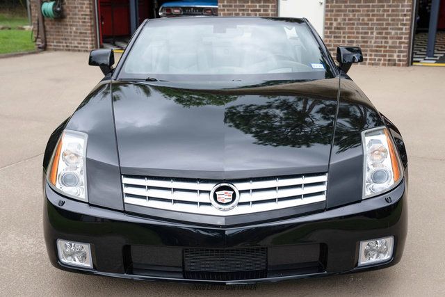 Used 2006 Cadillac XLR RWD image 13