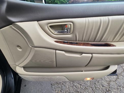 Used 2000 Toyota Avalon XLS FWD image 13