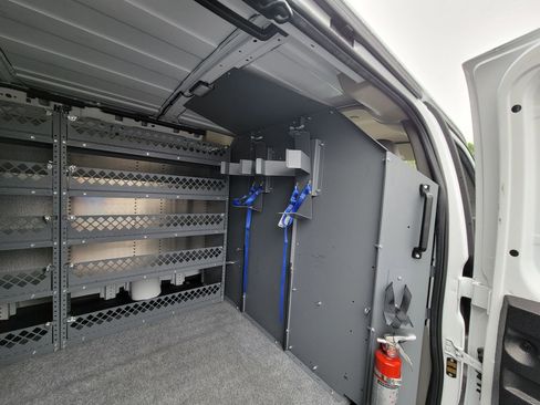 Used 2022 GMC Savana 2500 RWD image 32