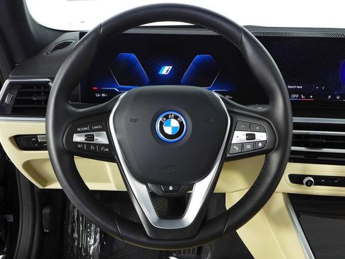 Used 2024 BMW i4 eDrive35 w/ Premium Package RWD image 27