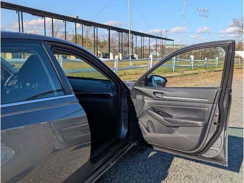 Used 2023 Nissan Altima 2.5 SV image 11