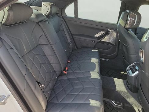 New 2026 BMW i7 xDrive60 AWD/4WD image 17