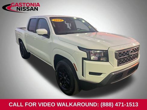 Used 2024 Nissan Frontier SV image 1