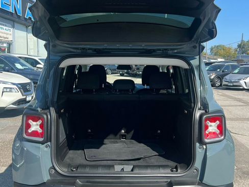 Used 2015 Jeep Renegade Trailhawk w/ Cold Weather Group image 29