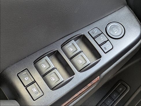 Used 2019 GMC Yukon XL SLT RWD image 25