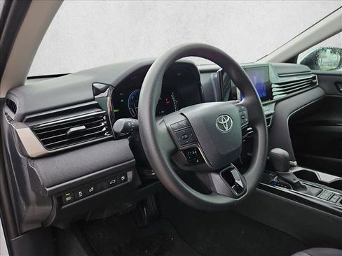 Used 2026 Toyota Camry LE FWD image 9