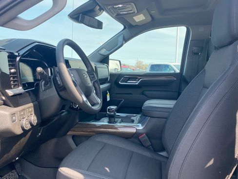 New 2026 Chevrolet Silverado 1500 RST w/ Redline Edition AWD/4WD image 14