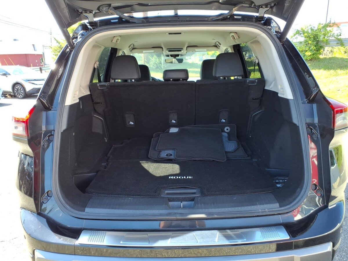 Used 2024 Nissan Rogue SL AWD/4WD image 17