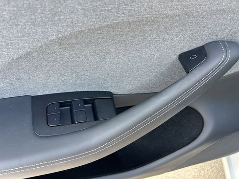 Used 2024 Tesla Model 3 Standard Range image 18