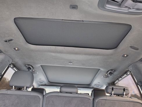 Used 2022 Jeep Grand Wagoneer Series II w/ Premium Group II image 35