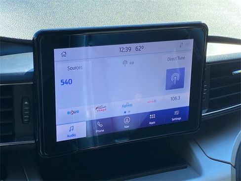 Used 2021 Ford Explorer XLT w/ Equipment Group 202A image 25