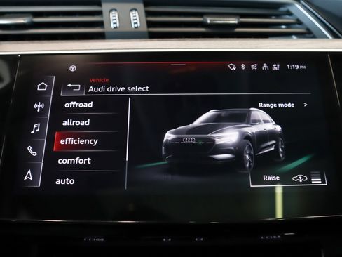 Used 2023 Audi e-tron Premium w/ Convenience Plus Package image 22