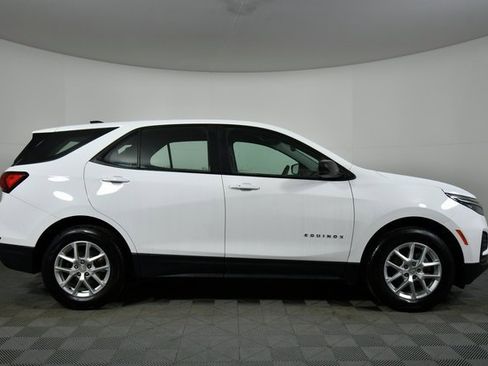 Used 2022 Chevrolet Equinox LS image 15