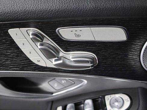 Used 2021 Mercedes-Benz GLC 300 GLC 300 w/ Multimedia Package image 38