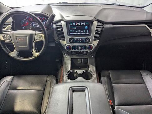 Used 2020 GMC Yukon SLT w/ Premium Edition image 6