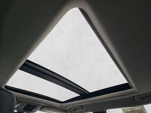 Used 2018 Chrysler 300 Touring L image 20