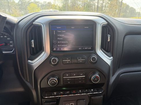 Used 2020 Chevrolet Silverado 2500 LT AWD/4WD image 15