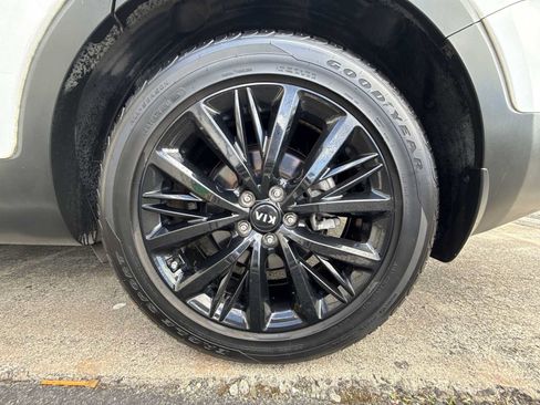 Used 2020 Kia Telluride SX w/ SX Prestige Package AWD/4WD image 10