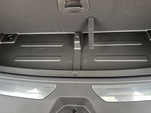 Used 2025 Cadillac Escalade ESV V w/ LPO, ONYX Package image 52