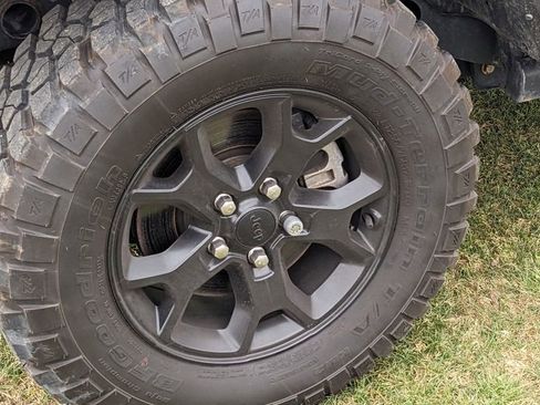 Used 2023 Jeep Wrangler Willys image 10