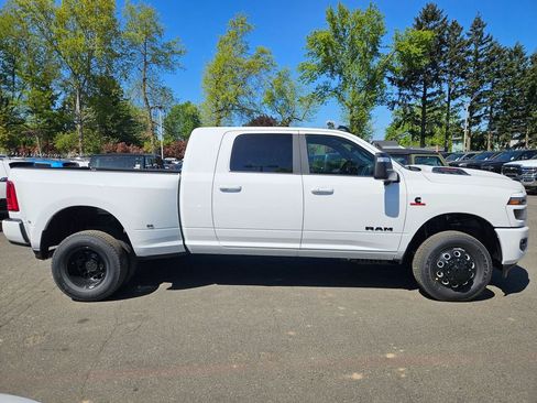 New 2026 RAM 3500 Laramie AWD/4WD image 8