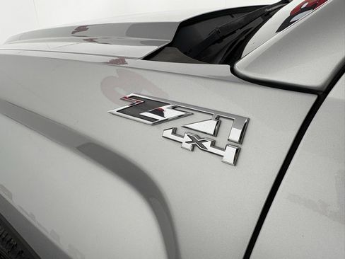 Used 2017 GMC Sierra 1500 SLT w/ SLT Premium Package image 10