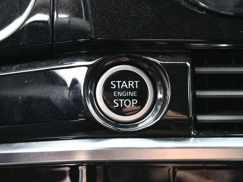 Used 2023 Nissan Pathfinder SL image 15