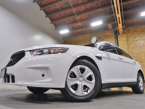 Used 2018 Ford Taurus Police Interceptor AWD image 3