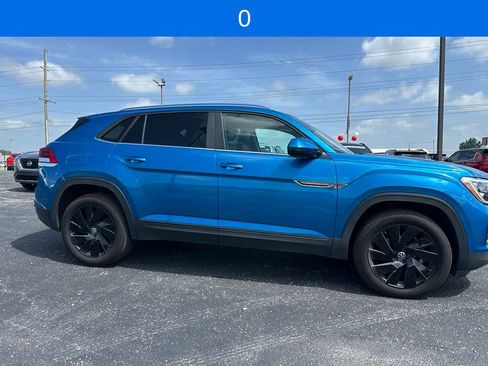 Used 2025 Volkswagen Atlas Cross Sport SE w/ Panoramic Sunroof Package AWD/4WD image 4