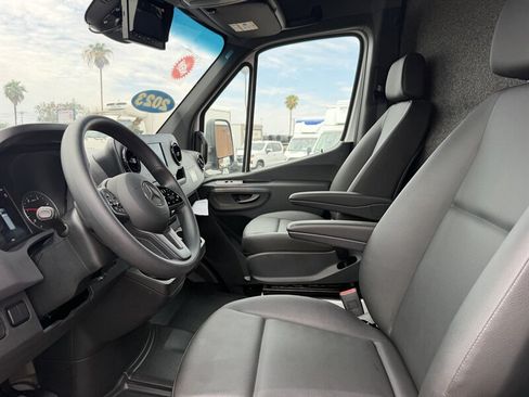 Used 2023 Mercedes-Benz Sprinter 3500 image 12