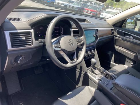 Used 2022 Volkswagen Atlas SE FWD image 19