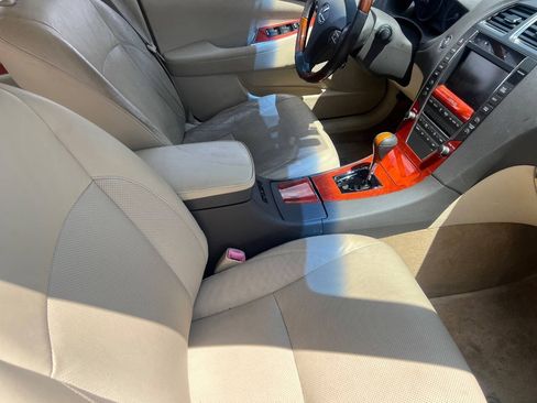 Used 2011 Lexus ES 350 FWD image 19