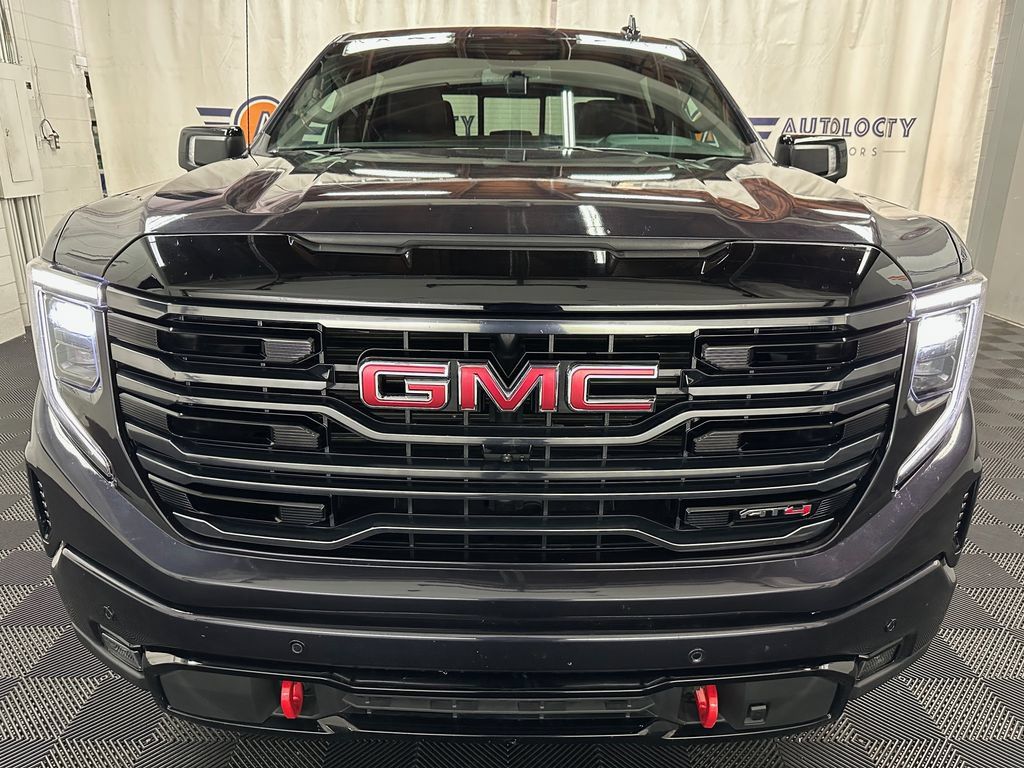Used 2025 GMC Sierra 1500 AT4 w/ AT4 Premium Package AWD/4WD image 4