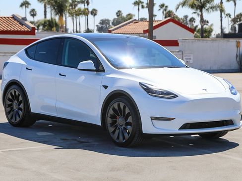 Used 2023 Tesla Model Y Performance AWD/4WD image 4