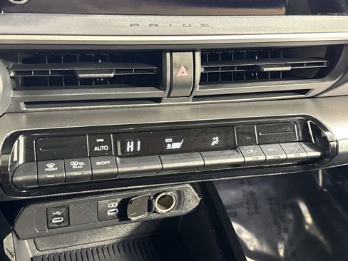 Used 2025 Toyota Prius LE image 24