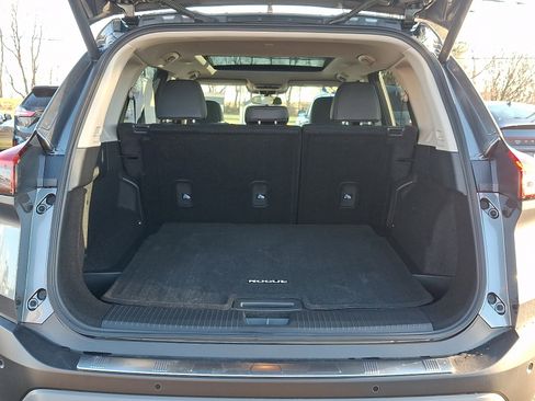 Used 2023 Nissan Rogue SV w/ SV Premium B Package image 29