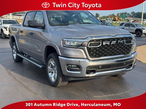 Used 2025 RAM 1500 Big Horn AWD/4WD image 1