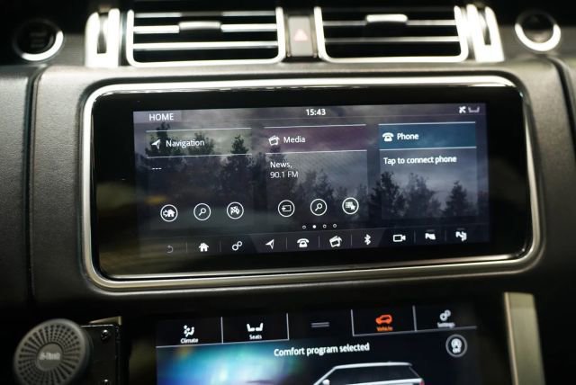 Used 2018 Land Rover Range Rover Supercharged AWD/4WD image 18