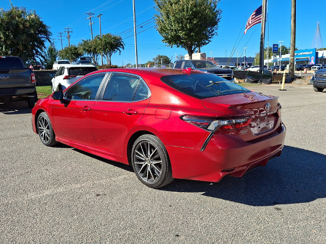 Used 2024 Toyota Camry SE FWD image 4
