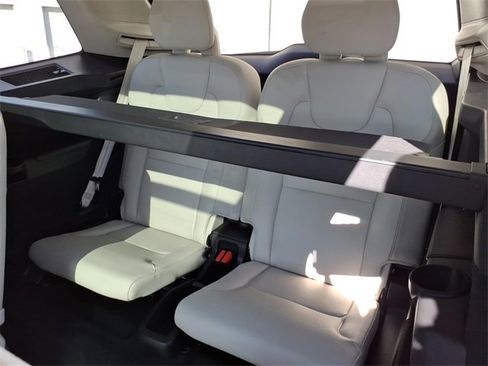 Used 2024 Volvo XC90 B6 Plus image 7