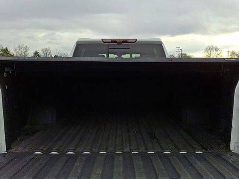 Used 2022 Chevrolet Silverado 1500 High Country w/ Technology Package AWD/4WD image 30