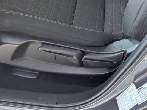 Used 2025 Honda HR-V LX image 14