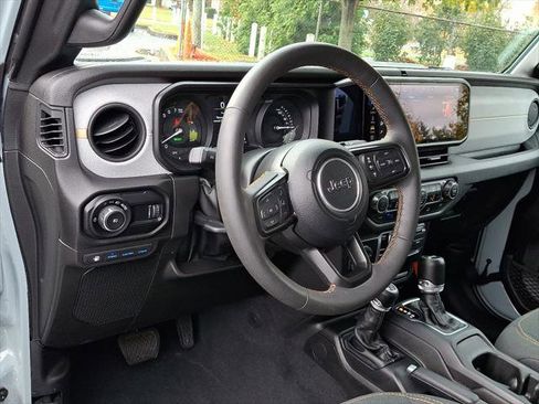 Certified 2024 Jeep Wrangler Unlimited AWD/4WD image 25