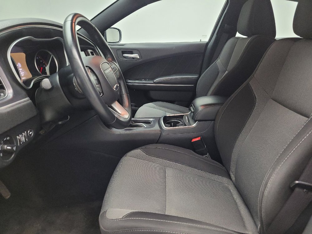 Used 2016 Dodge Charger SXT RWD image 17